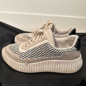 DOLCE VITA Dolen Sneaker Womens Beige and Black Size 8